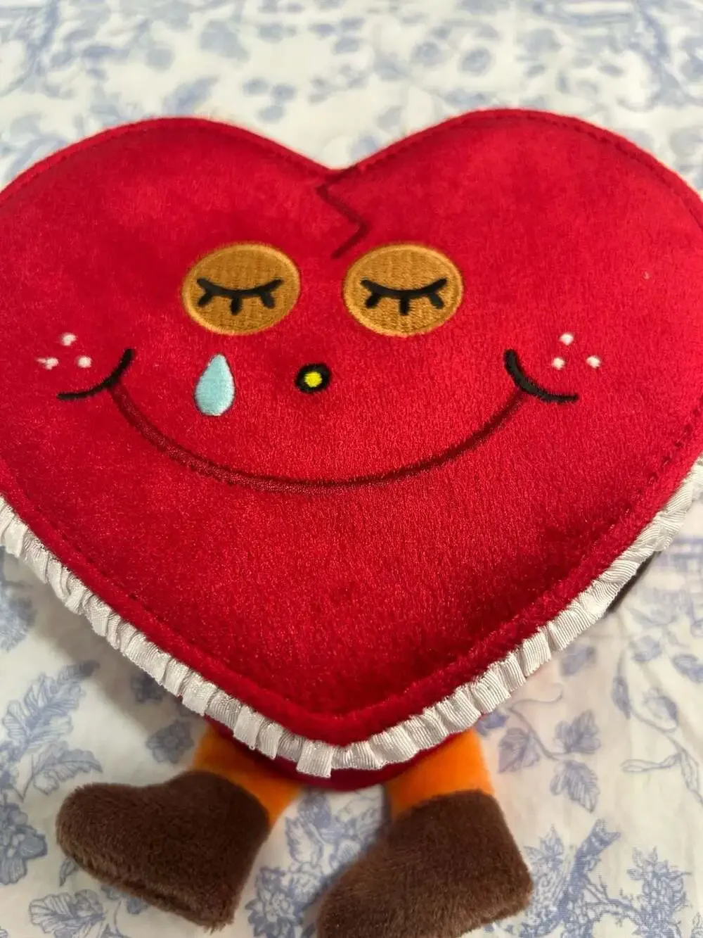 Pop Mart Crybaby Crying for Love Series Plush Heart Jewelry Box